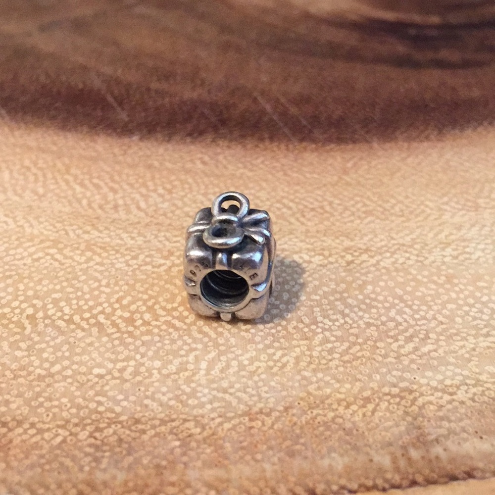 Pandora Perfect Present Charm - Picture 5 of 5